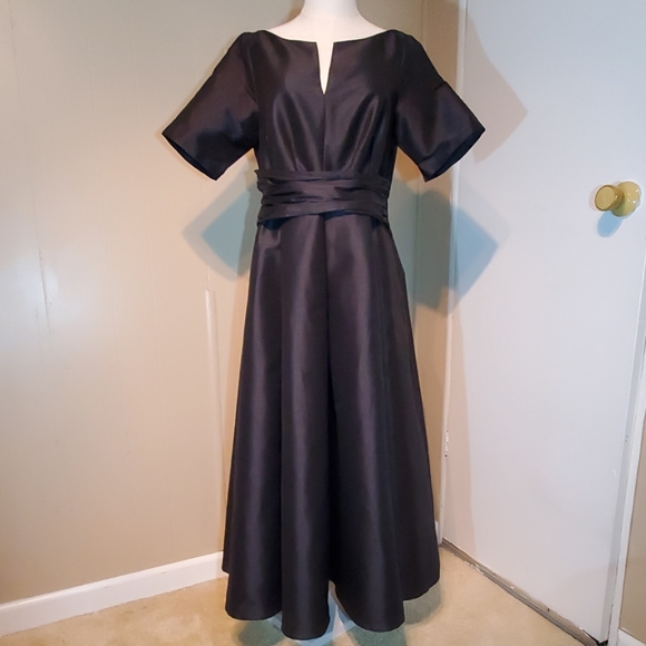 eshakti Dresses & Skirts - EShaki Black Fully Lined Dress